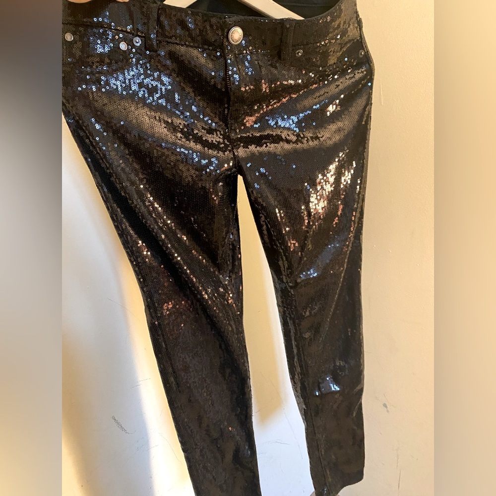 Medium size 8 legging pants stretchy, beautiful sequences